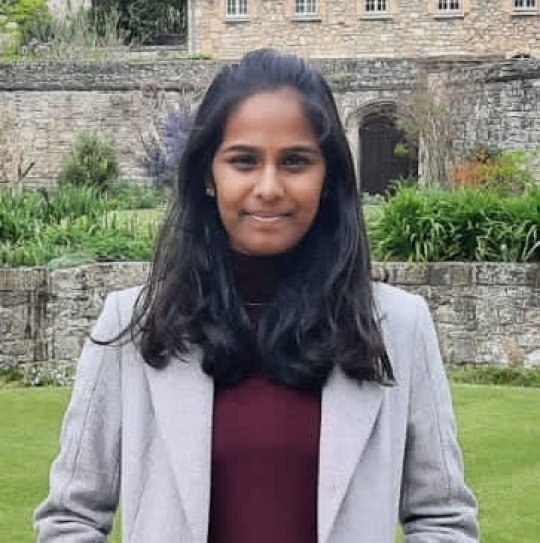 Kumaraguru Sanjana - Biologia, Matematica, Chimica tutor