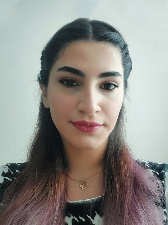 Pour Johari Behnaz - Inglese, Persiano (Farsi), Letteratura persiana tutor