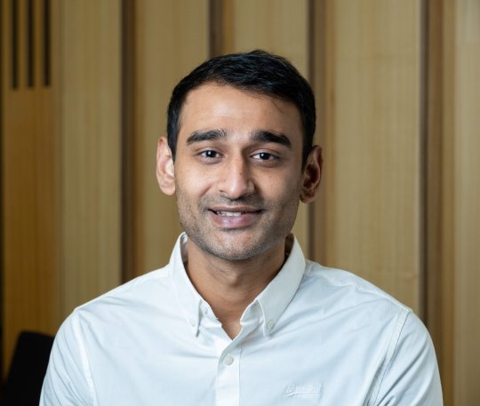 Kumar Uplav - Matematica, Chimica, Inglese tutor